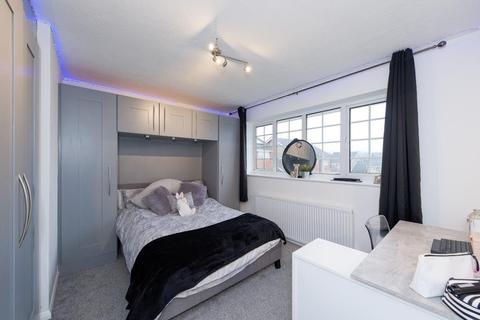 22 Geralds Grove, Banstead, SM7 1NE