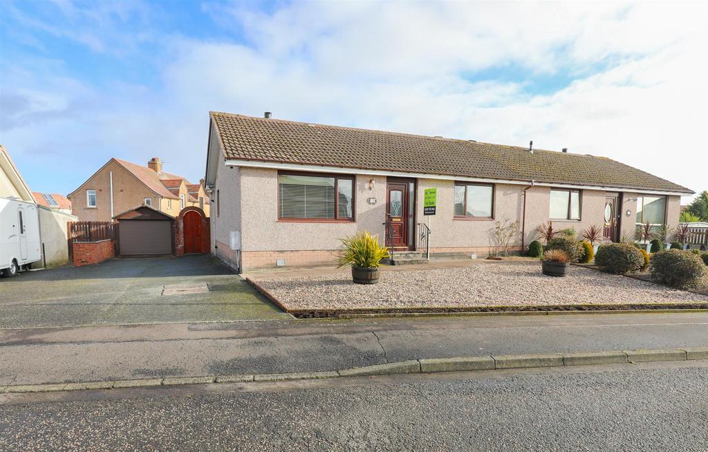 Westgate, Leslie, Glenrothes 2 bed semidetached bungalow £149,995