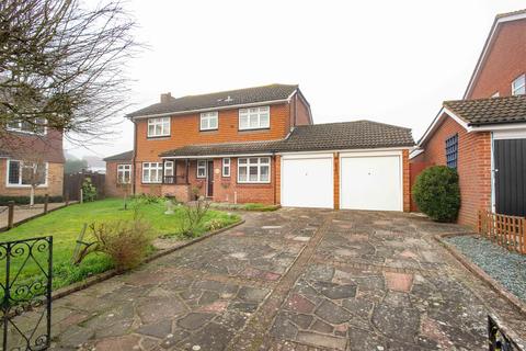 12 Pinecrest Gardens, Orpington, BR6 7WA