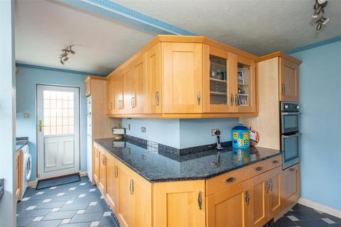 12 Pinecrest Gardens, Orpington, BR6 7WA