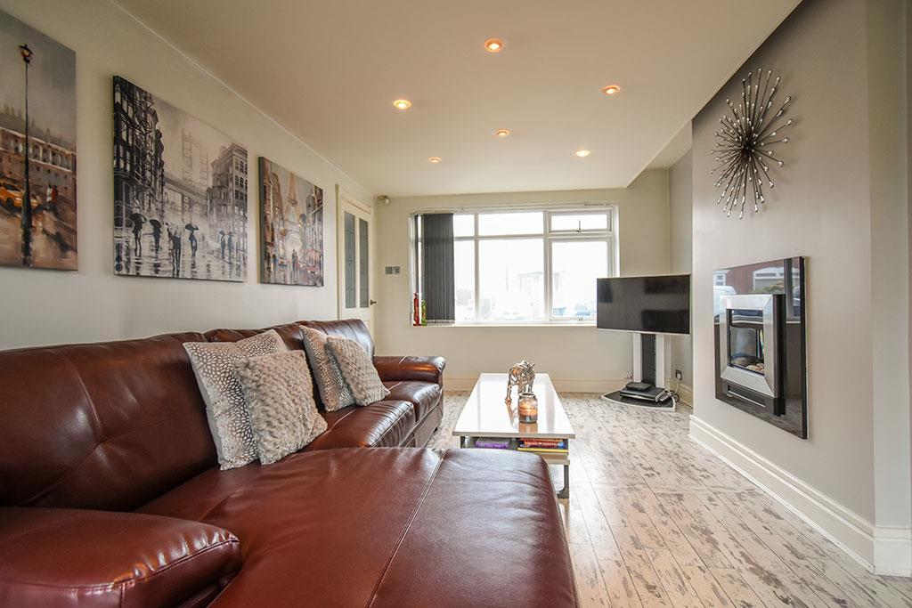 Lounge-2.jpg