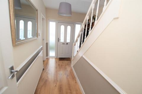 9 Kestrel Mount, Bradford, BD2 4EZ