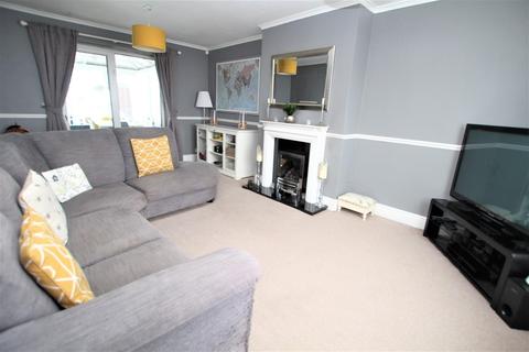 9 Kestrel Mount, Bradford, BD2 4EZ