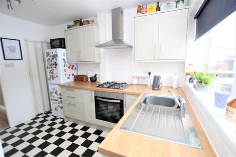 9 Kestrel Mount, Bradford, BD2 4EZ