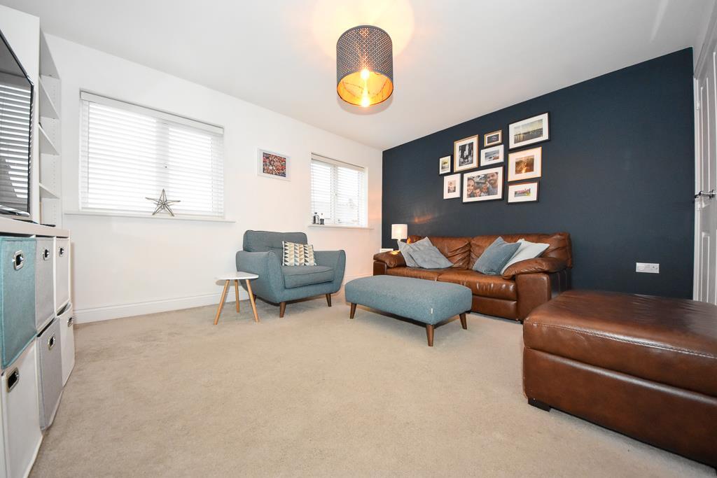 Lower Cape, Warwick 4 bed townhouse £300,000