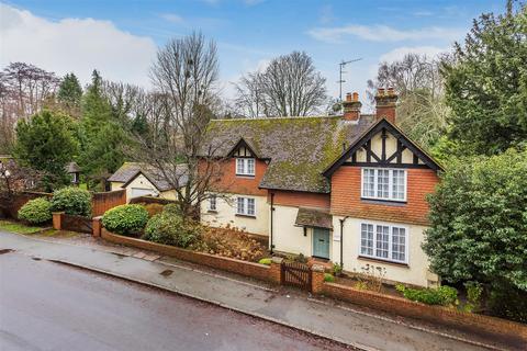 Tillingbourne Cottage Gomshall Lane, Shere, Guildford, GU5 9HB