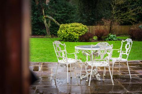 Tillingbourne Cottage Gomshall Lane, Shere, Guildford, GU5 9HB
