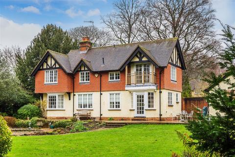 Tillingbourne Cottage Gomshall Lane, Shere, Guildford, GU5 9HB