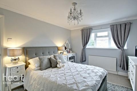 198 Hydean Way, Stevenage, SG2 9YD
