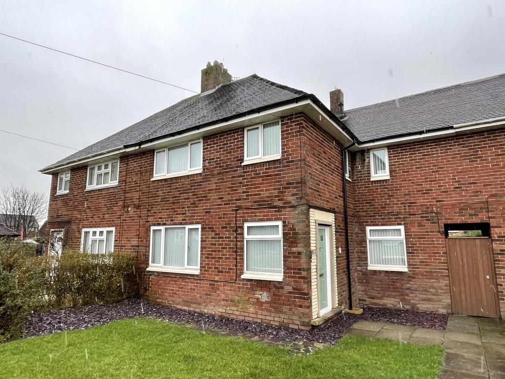 Langdale Road, Blackpool, FY4 4ST 4 bed terraced house £650 pcm (£150 pw)