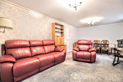 10 Maytree Close, Darfield, Barnsley, S73 9JS