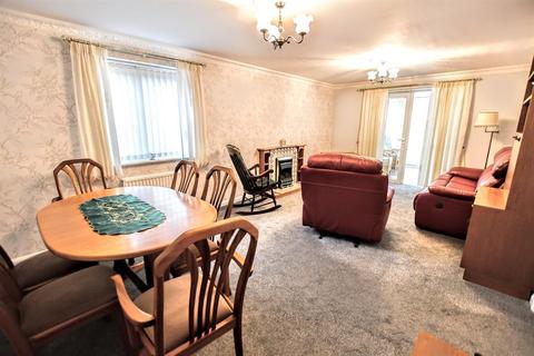 10 Maytree Close, Darfield, Barnsley, S73 9JS