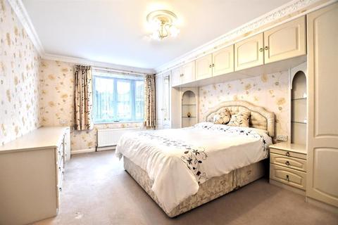 10 Maytree Close, Darfield, Barnsley, S73 9JS