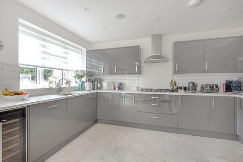 11 Bourne Vale, Bromley, BR2 7JN