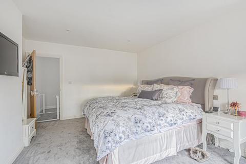 11 Bourne Vale, Bromley, BR2 7JN