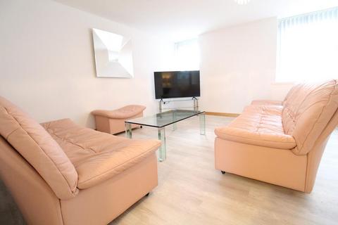 2 bedroom flat to rent, Loanhead Terrace, Apartment 2, AB25