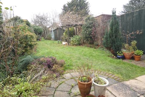19 Park Crescent, Hornchurch, RM11 1BJ