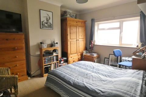 19 Park Crescent, Hornchurch, RM11 1BJ
