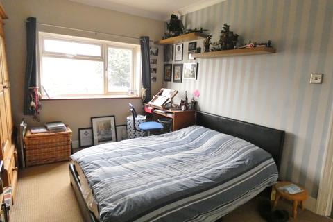 19 Park Crescent, Hornchurch, RM11 1BJ