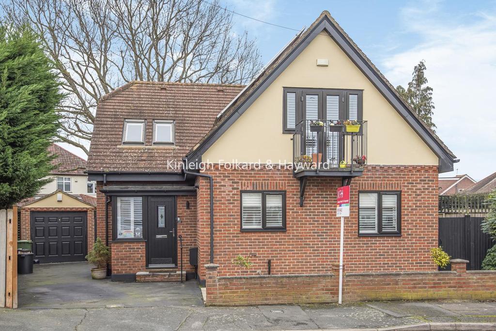 Croft Avenue, West Wickham 3 bed bungalow £700,000
