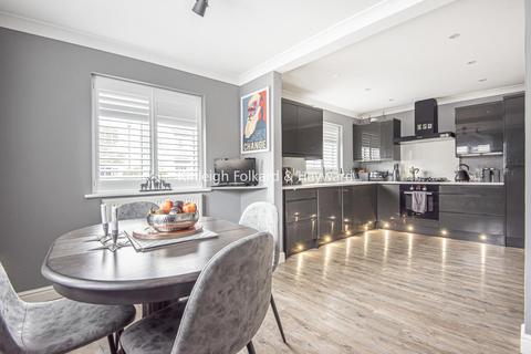 36 Croft Avenue, West Wickham, BR4 0QJ