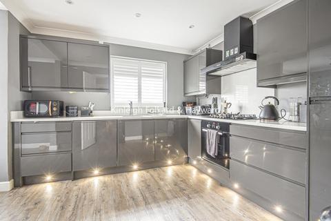 36 Croft Avenue, West Wickham, BR4 0QJ