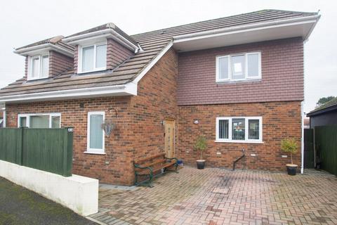 3 bedroom detached house for sale - Orchard Close, Whitfield, CT16