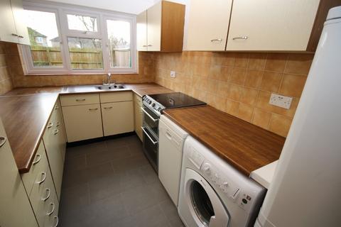 2 bedroom end of terrace house to rent, Denewood, High Wycombe, HP13