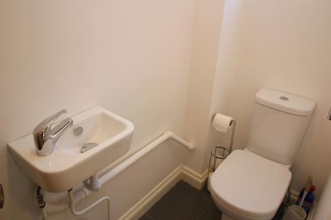 2 bedroom end of terrace house to rent, Denewood, High Wycombe, HP13