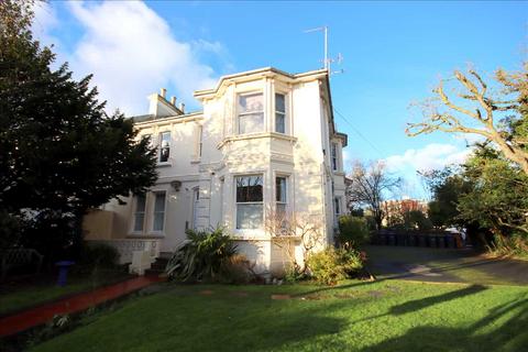 Featured image of post 1 Bedroom Flats Worthing - Classy furnished one bedroom apartments for rent with a large master bedroom, spacious living room adjacent to the dining area wi.