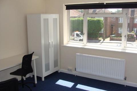 2 bedroom flat to rent, Highfield Lane, Southampton