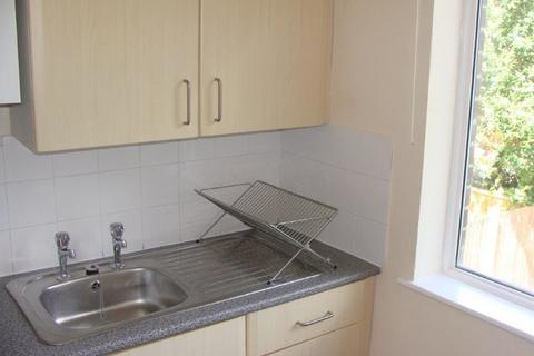 2 bedroom flat to rent, Highfield Lane, Southampton