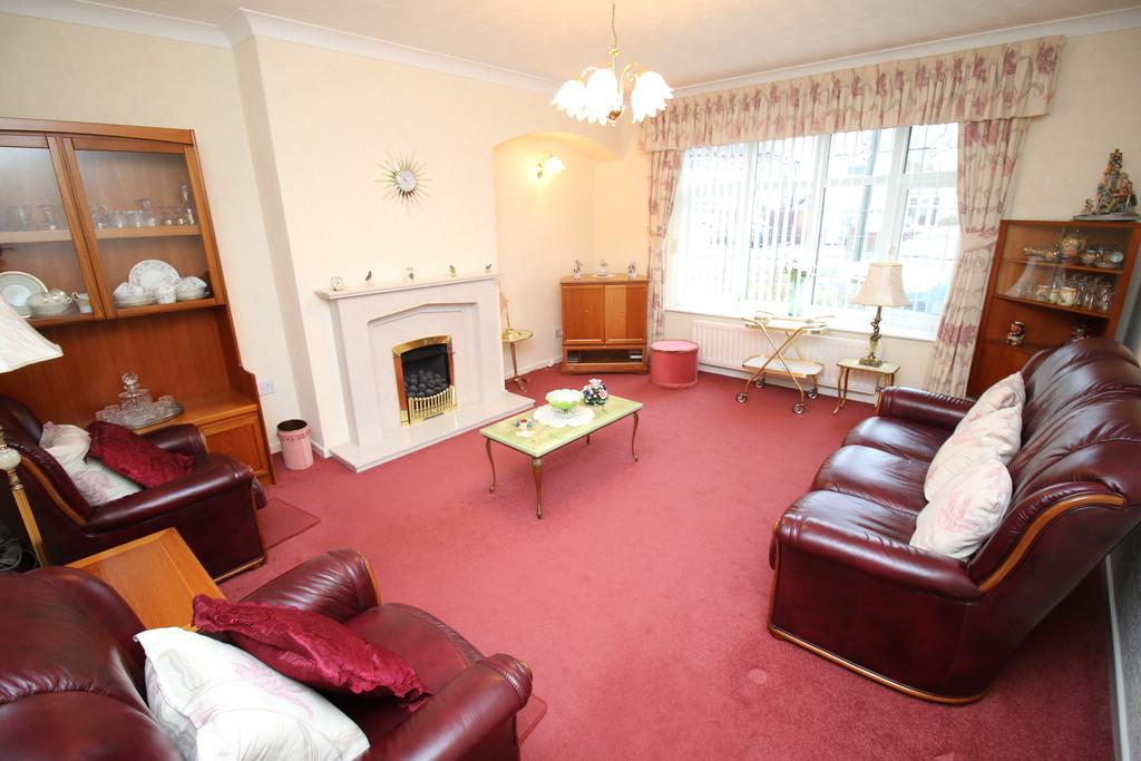 Goodyers End Lane, Bedworth 2 bed semidetached bungalow £795 pcm (£