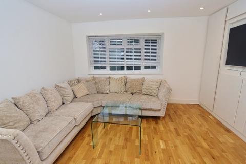 9 Barkwood Close, Romford, RM7 7AG