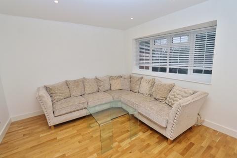 9 Barkwood Close, Romford, RM7 7AG