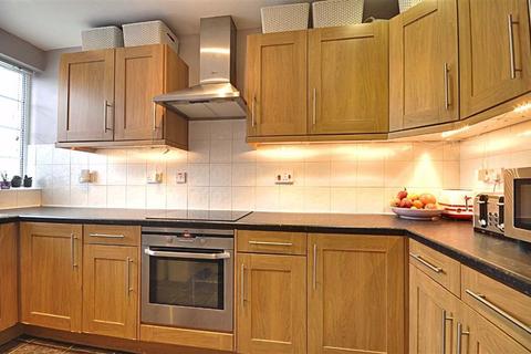 24 Baynham Drive, Worcester, WR5 2NJ