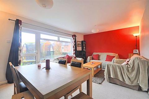 24 Baynham Drive, Worcester, WR5 2NJ