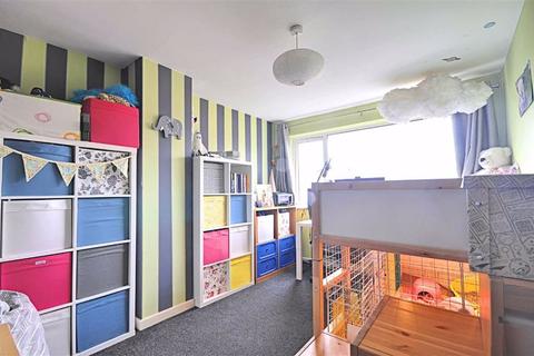 24 Baynham Drive, Worcester, WR5 2NJ