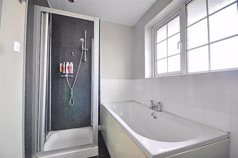 24 Baynham Drive, Worcester, WR5 2NJ