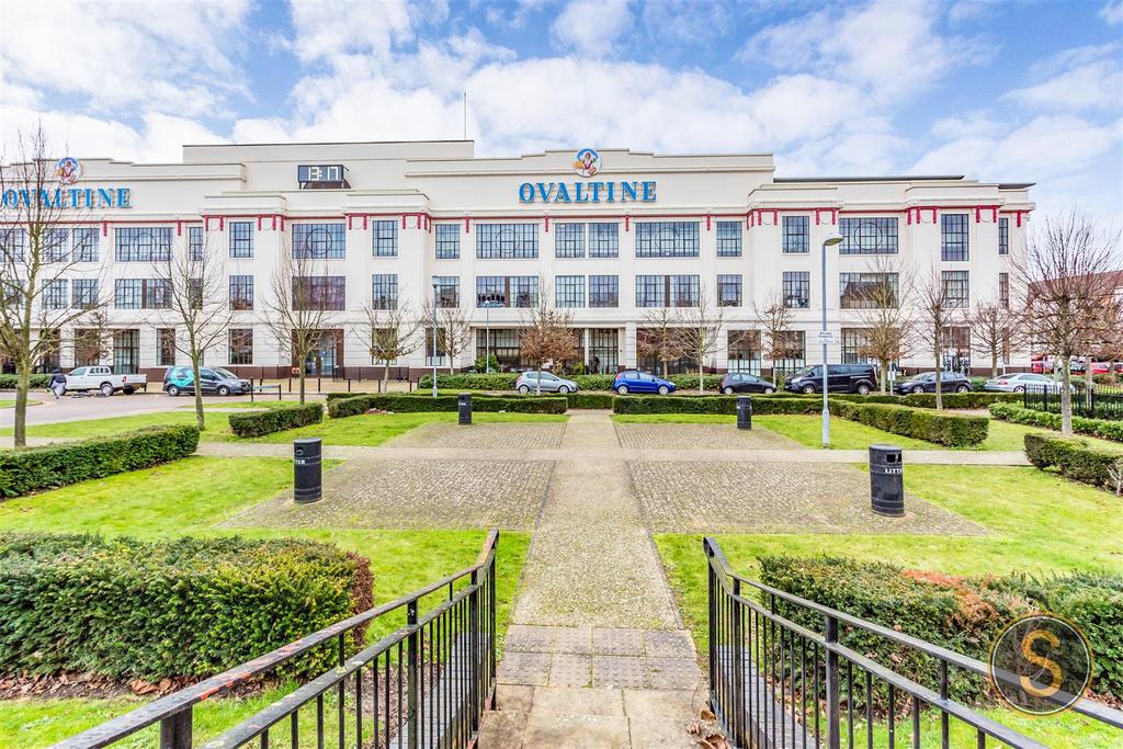 Ovaltine Court, Kings Langley 3 bed duplex £1,500 pcm (£346 pw)