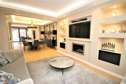 20 Gloucester Gardens, Cockfosters, Barnet, EN4 0QW