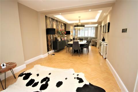 20 Gloucester Gardens, Cockfosters, Barnet, EN4 0QW