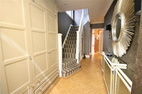 20 Gloucester Gardens, Cockfosters, Barnet, EN4 0QW