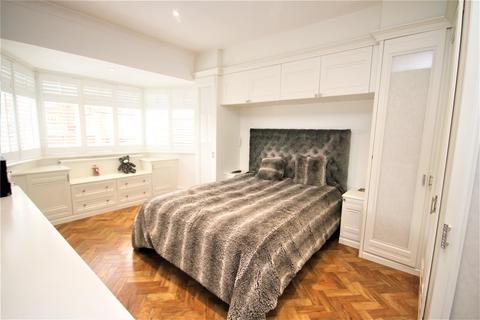20 Gloucester Gardens, Cockfosters, Barnet, EN4 0QW