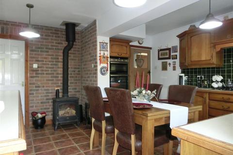 16 Alfreda Avenue, Hollywood, Birmingham, B47 5BP