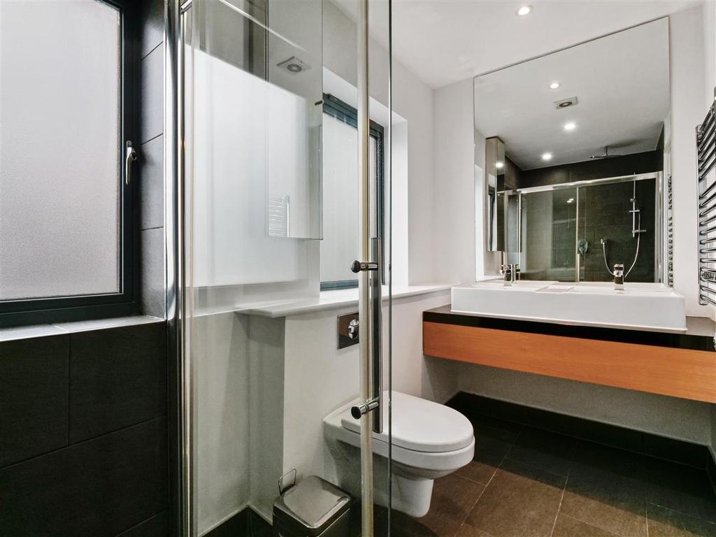 EN-SUITE Top Floor