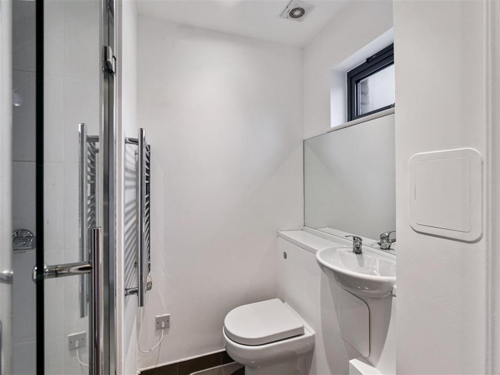 GUEST BATHROOM Gnd