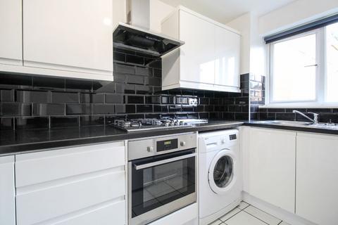 1 bedroom flat to rent, Wigston Close, London, N18