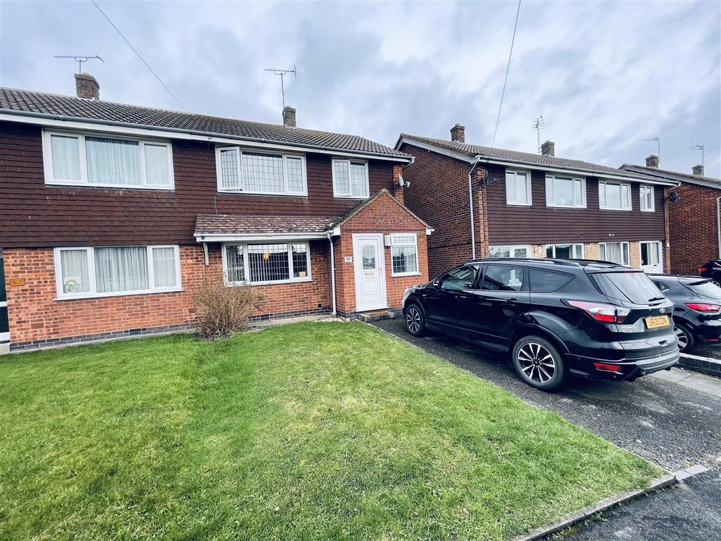 Hillside, Hartshill, Nuneaton 3 bed semidetached house £200,000