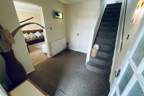 65 Hillside, Nuneaton, CV10 0NW